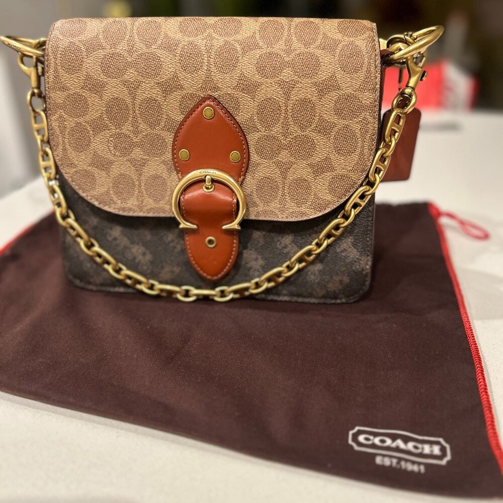 COACH Beat Shoulder Bag In Signature Canvas With Horse And Carriage Print